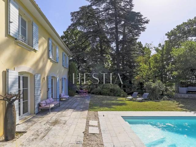 Maison 7 pièces 228 m²