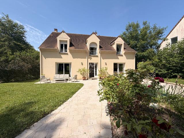 Maison 7 pièces 228 m²