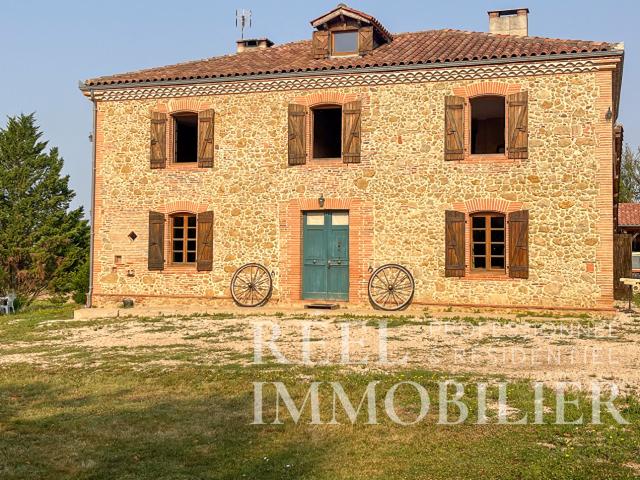 Maison 7 pièces, 228 m² à louer à Mongausy 32220