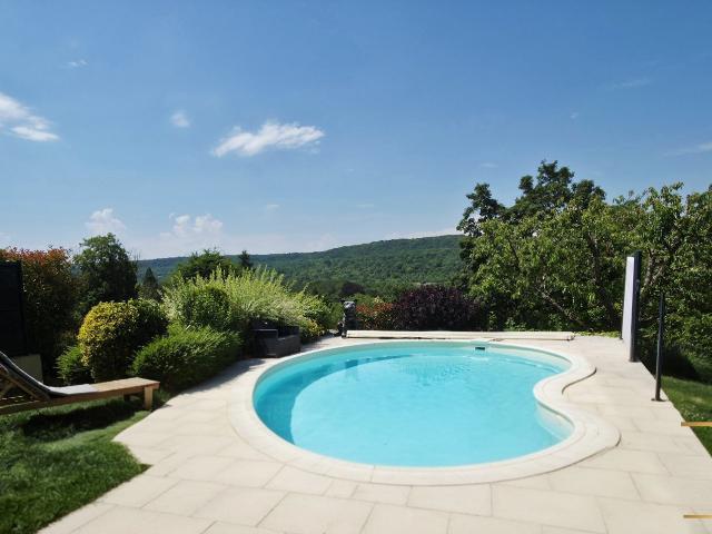 Maison 7 pièces 229 m²
