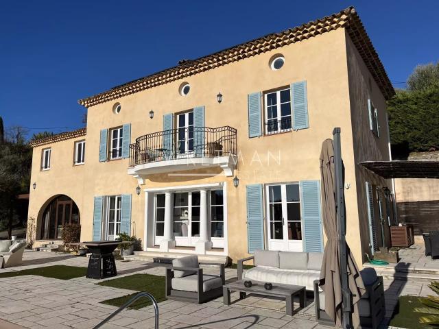 Maison 7 pièces 229 m²