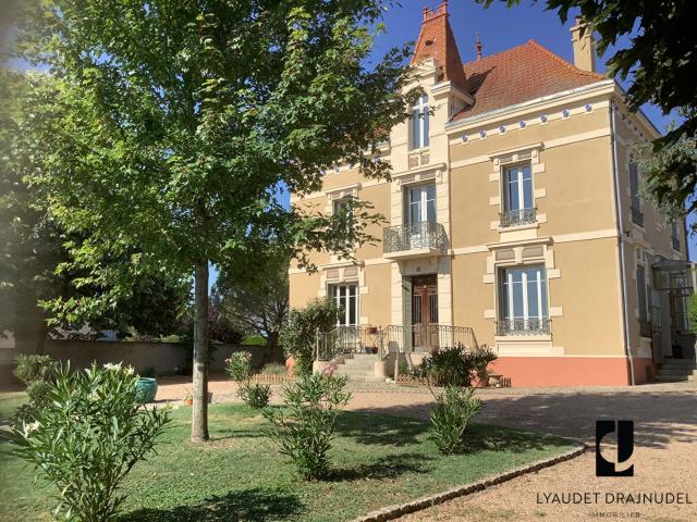 Maison 7 pièces 220 m²