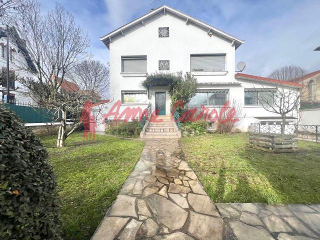 Maison 7 pièces 220 m²