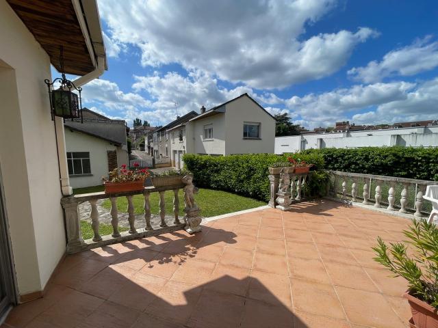 Maison 7 pièces 220 m²