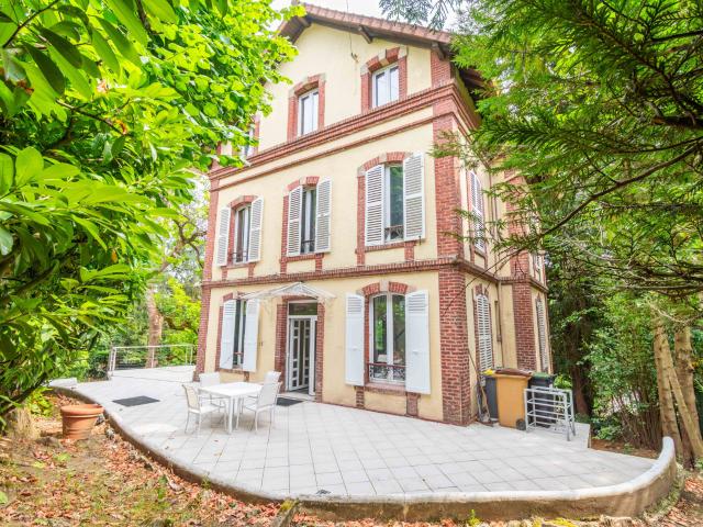 Maison 7 pièces 220 m²