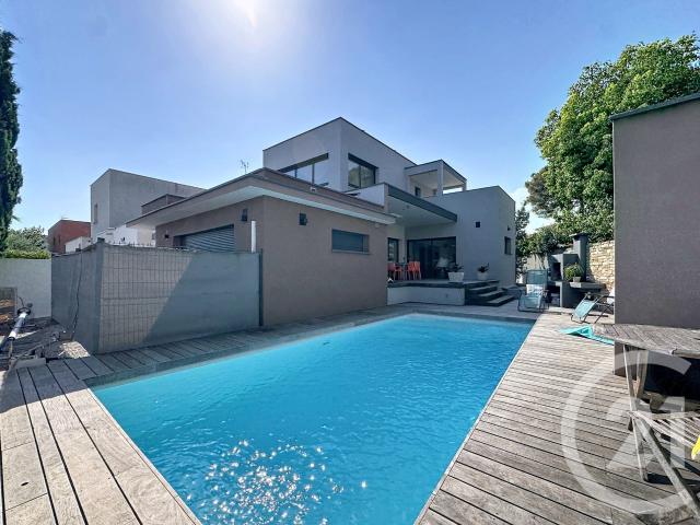 Maison 7 pièces 220 m²