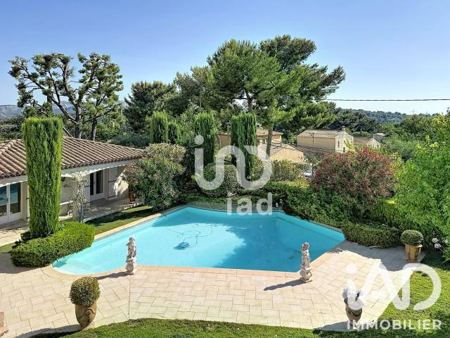 Maison 7 pièces 220 m²