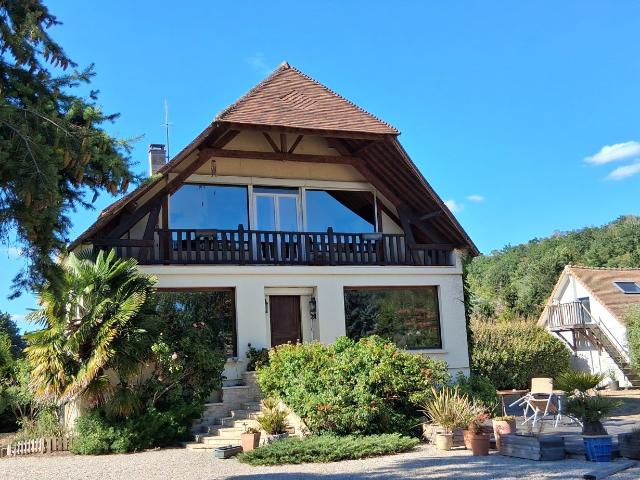 Maison 7 pièces 220 m²