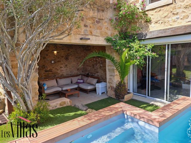 Maison 7 pièces 220 m²