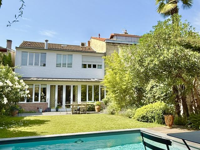 Maison 7 pièces 220 m²