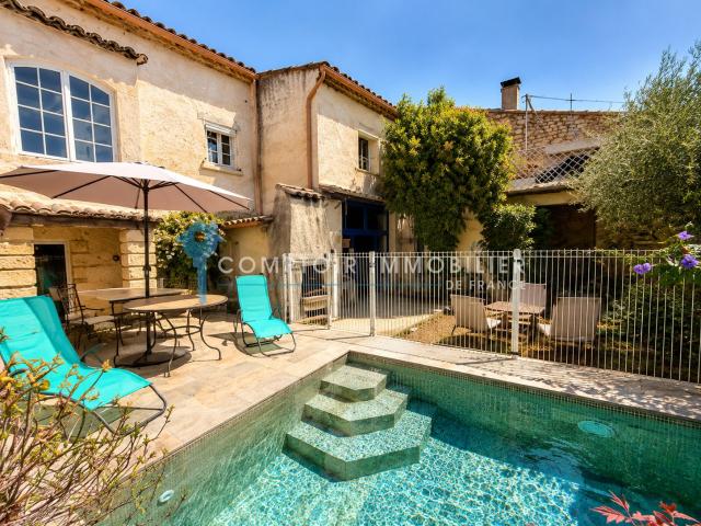 Maison 7 pièces 220 m²