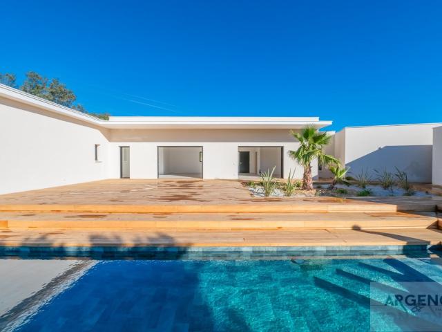 Maison 7 pièces 220 m²