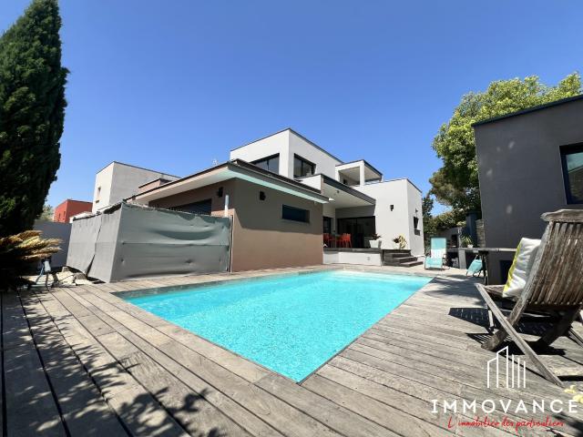 Maison 7 pièces 220 m²