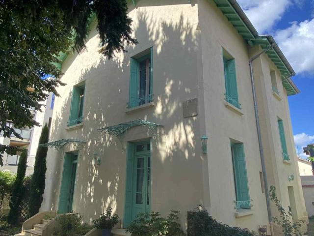 Maison 7 pièces 220 m²