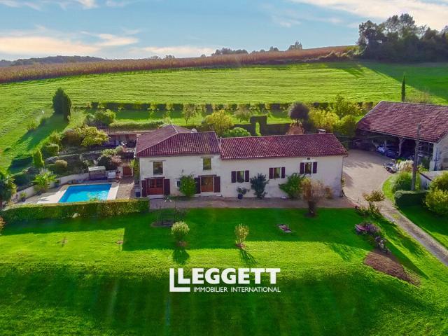 Maison 7 pièces 220 m²