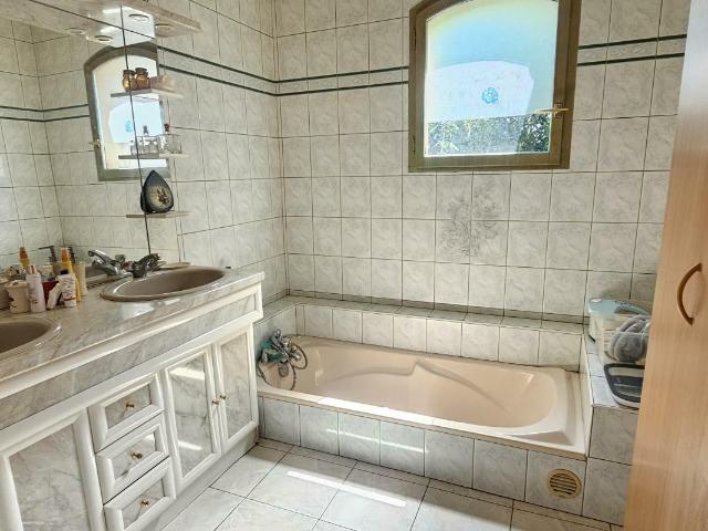 Maison 7 pièces 220 m²