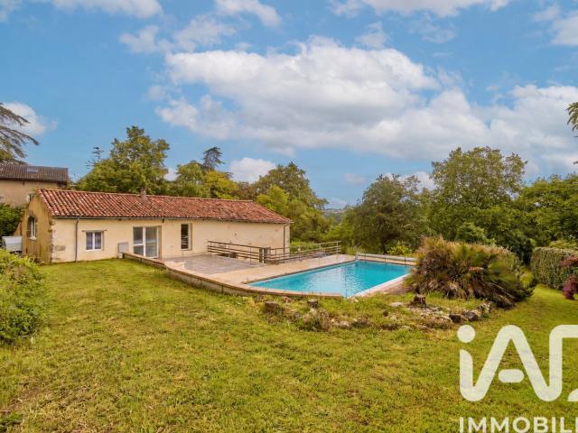 Maison 7 pièces 220 m²