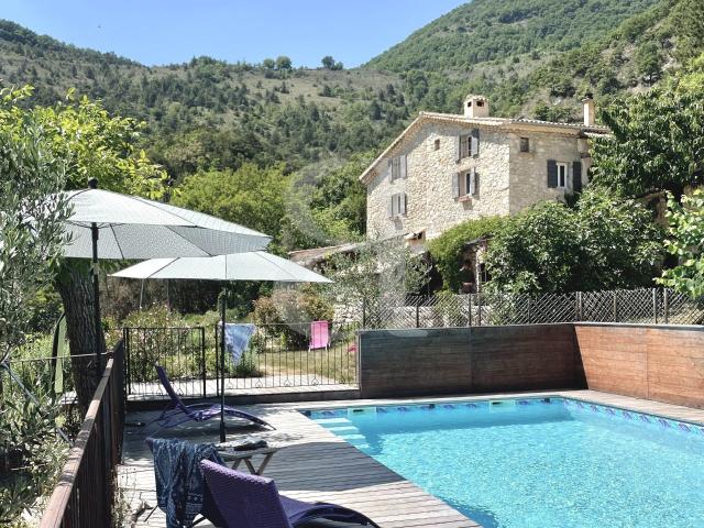Maison 7 pièces 220 m²