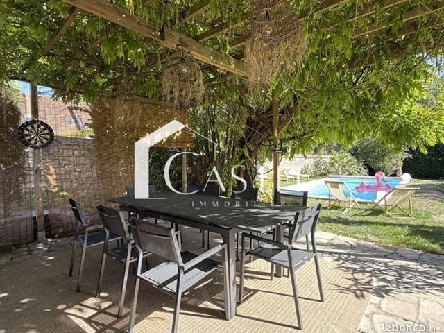 Maison 7 pièces 220 m²