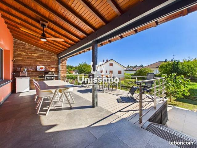 Maison 7 pièces 220 m²