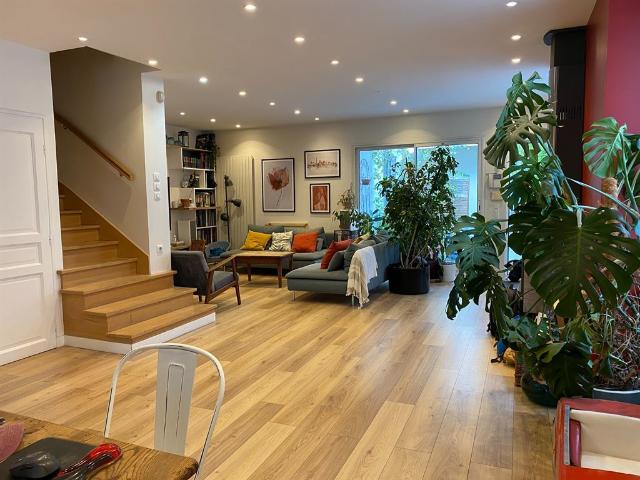 Maison 7 pièces 220 m²