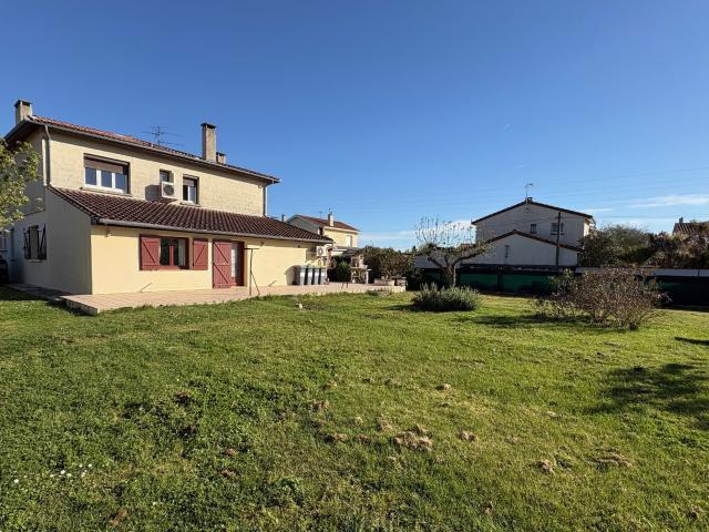 Maison 7 pièces 220 m²