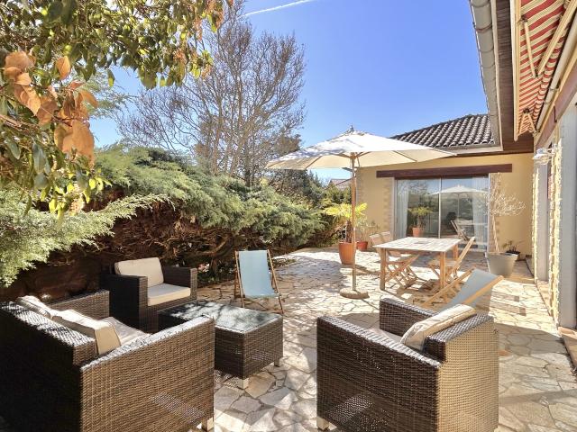 Maison 7 pièces 220 m²