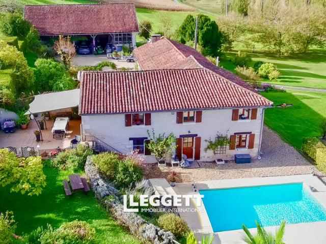 Maison 7 pièces 220 m²