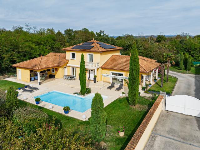 Maison 7 pièces 220 m²