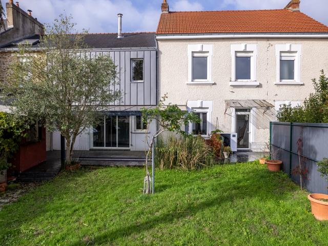 Maison 7 pièces 220 m²