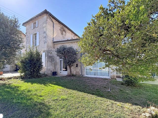 Maison 7 pièces 220 m²