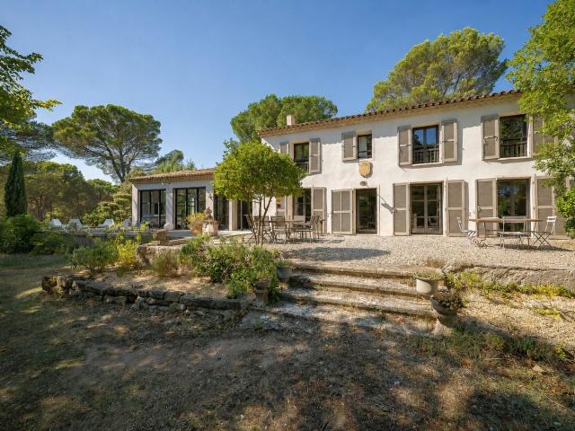 Maison 7 pièces 220 m²