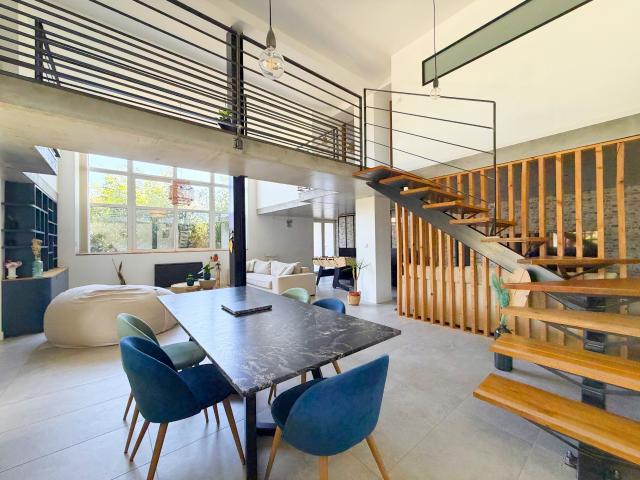 Maison 7 pièces 220 m²