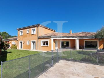Maison 7 pièces 220 m²