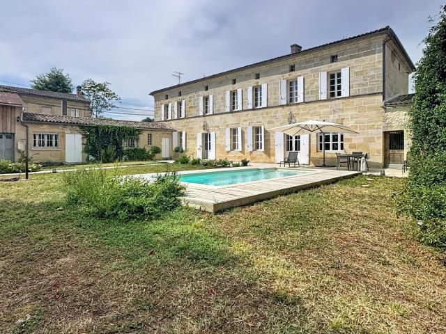 Maison 7 pièces 220 m²