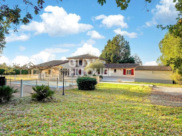 Maison 7 pièces 221 m²