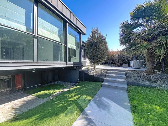 Maison 7 pièces 221 m²