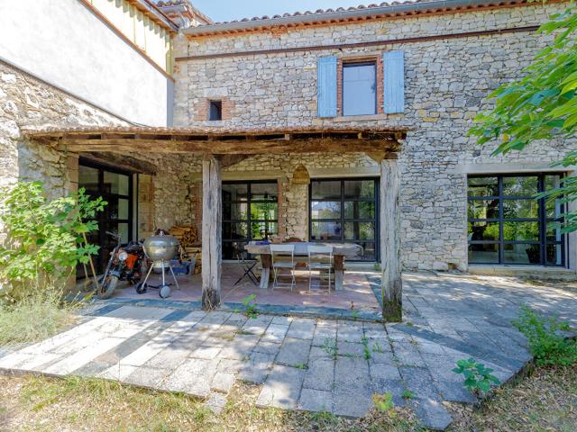 Maison 7 pièces 221 m²