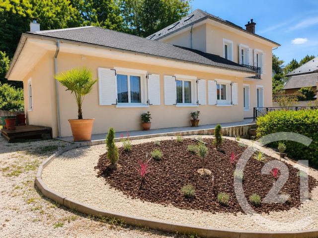 Maison 7 pièces 221 m²