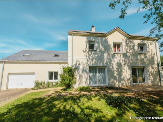 Maison 7 pièces 221 m²