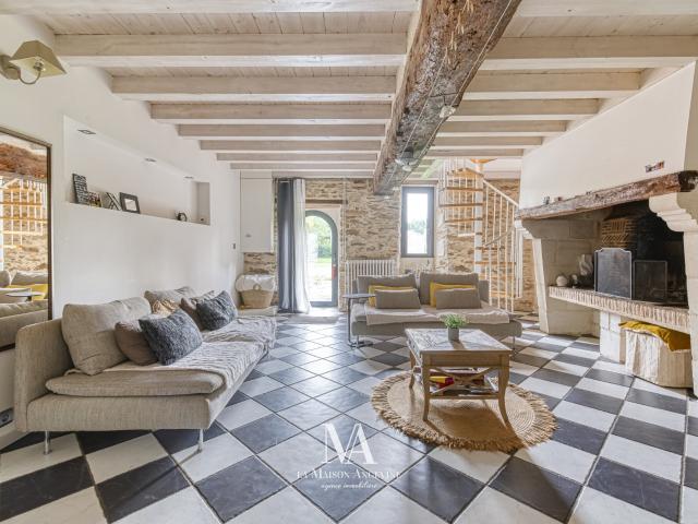 Maison 7 pièces 221 m²