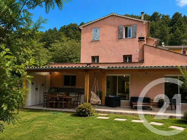 Maison 7 pièces 221 m²