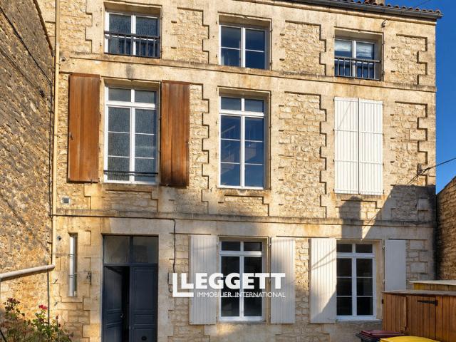 Maison 7 pièces 221 m²