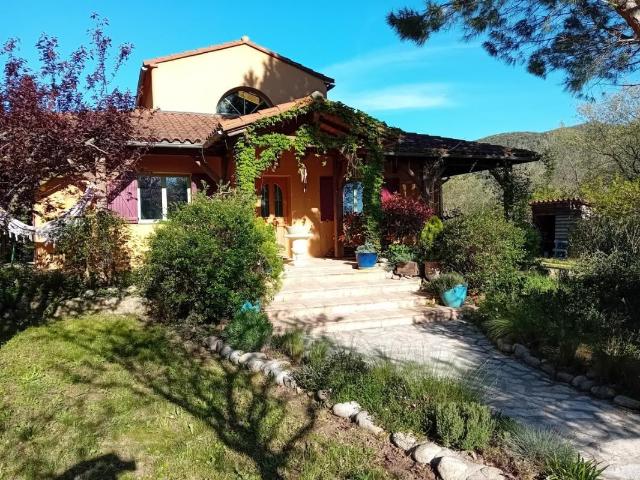 Maison 7 pièces 221 m²