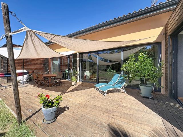 Maison 7 pièces 221 m²
