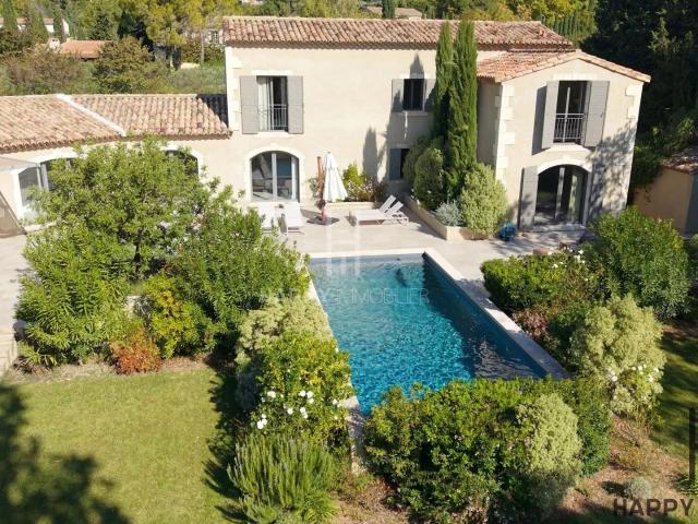 Maison 7 pièces 222 m²