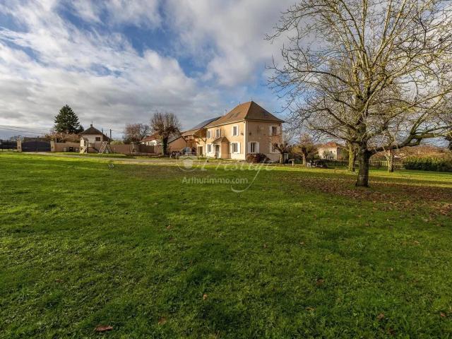 Maison 7 pièces 222 m²