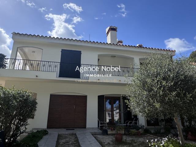 Maison 7 pièces 222 m²