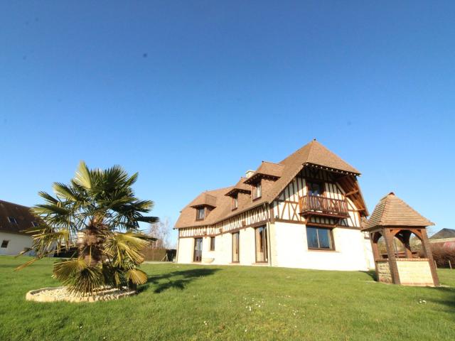 Maison 7 pièces 222 m²