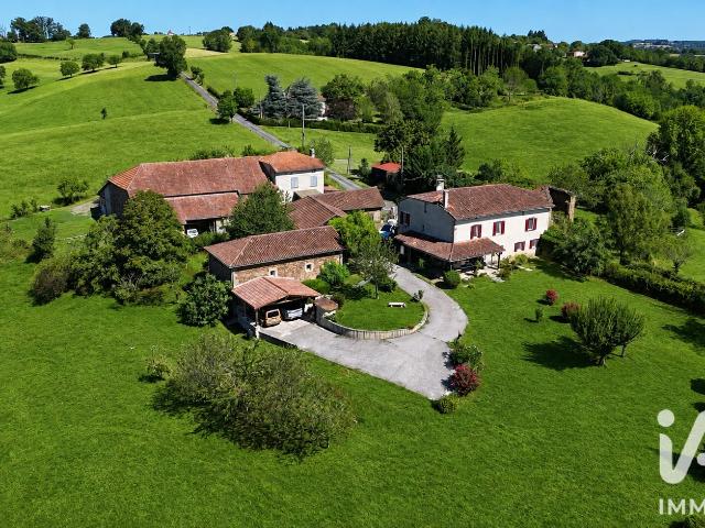 Maison 7 pièces 222 m²